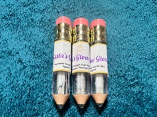 Load image into Gallery viewer, Sista’s Glow Gloss- Kiwi Strawberry Scent
